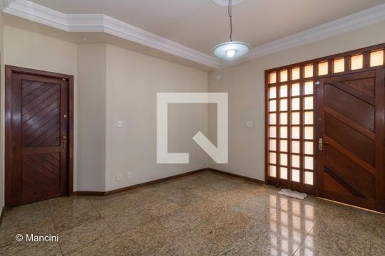 Casa para alugar com 7 quartos, 420m² em Palmares, Belo Horizonte