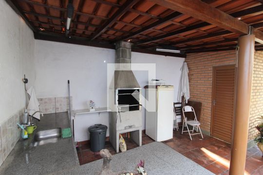 Casa à venda com 6 quartos, 320m² em Havaí, Belo Horizonte