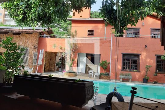 Casa à venda com 5 quartos, 436m² em Santa Amélia, Belo Horizonte