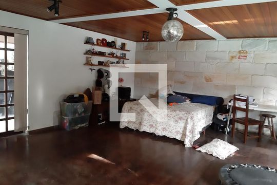 Casa à venda com 5 quartos, 436m² em Santa Amélia, Belo Horizonte