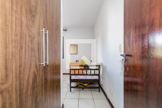 Quarto 1 de casa para alugar com 3 quartos, 306m² em Vila Oliveira, Mogi das Cruzes