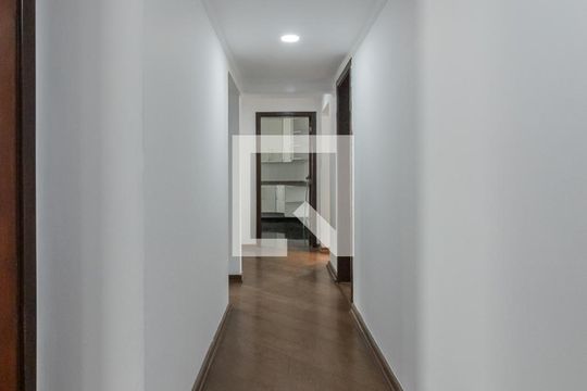 Corredor de apartamento à venda com 4 quartos, 200m² em Vila Mascote, São Paulo