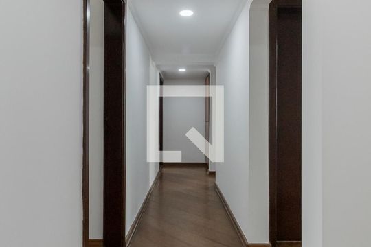 Corredor de apartamento à venda com 4 quartos, 200m² em Vila Mascote, São Paulo