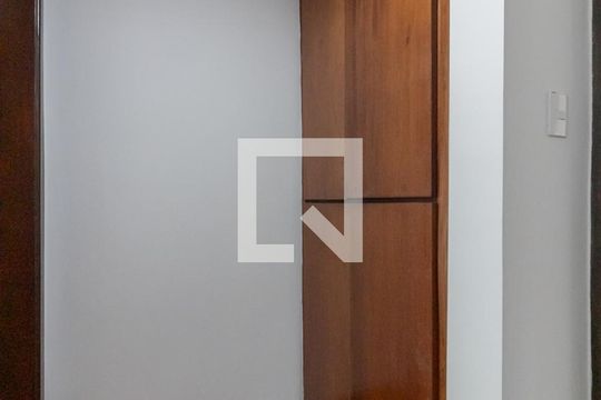 Corredor de apartamento à venda com 4 quartos, 200m² em Vila Mascote, São Paulo