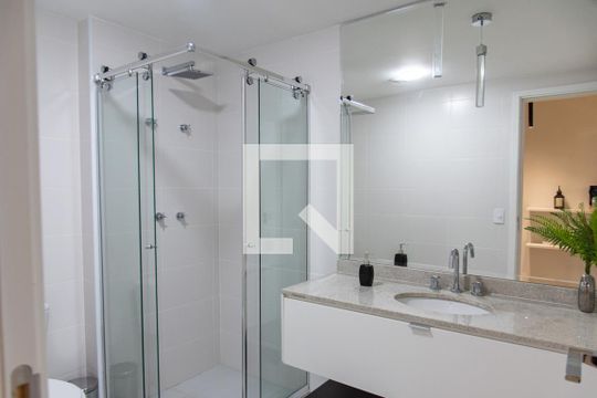 Banheiro de kitnet/studio à venda com 1 quarto, 31m² em Vila Mariana, São Paulo