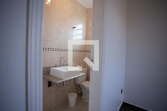 Banheiro da Suíte de casa de condomínio para alugar com 3 quartos, 100m² em Vila Moraes, São Paulo