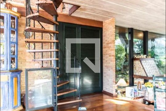 Sala de casa à venda com 5 quartos, 405m² em Alto de Pinheiros, São Paulo