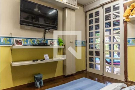 Quarto 3 de casa à venda com 5 quartos, 405m² em Alto de Pinheiros, São Paulo