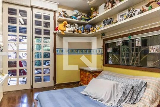 Quarto 3 de casa à venda com 5 quartos, 405m² em Alto de Pinheiros, São Paulo