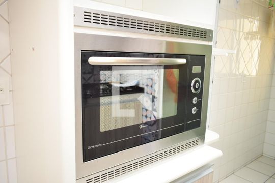 Detalhe cozinha de apartamento para alugar com 3 quartos, 72m² em Vila das Hortências, Jundiaí