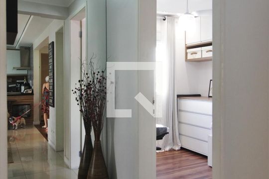 Corredor de apartamento à venda com 2 quartos, 67m² em Vila Andrade, São Paulo