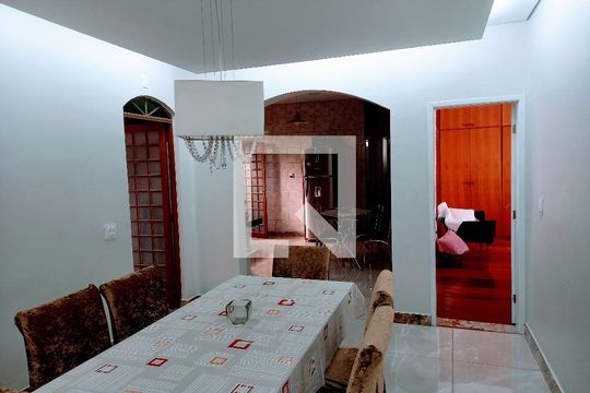 Casa à venda com 3 quartos, 360m² em Jaraguá, Belo Horizonte