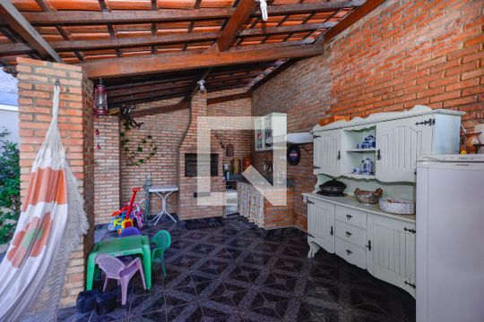 Casa à venda com 4 quartos, 257m² em Planalto, Belo Horizonte