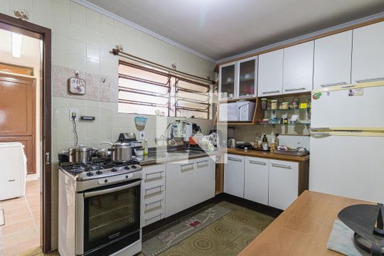 Cozinha de casa à venda com 3 quartos, 265m² em Vila Ipiranga, Porto Alegre