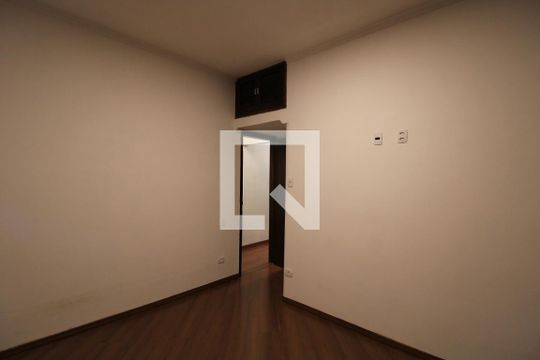quarto 3 de casa à venda com 5 quartos, 300m² em Chácara Santo Antônio (zona Sul), São Paulo
