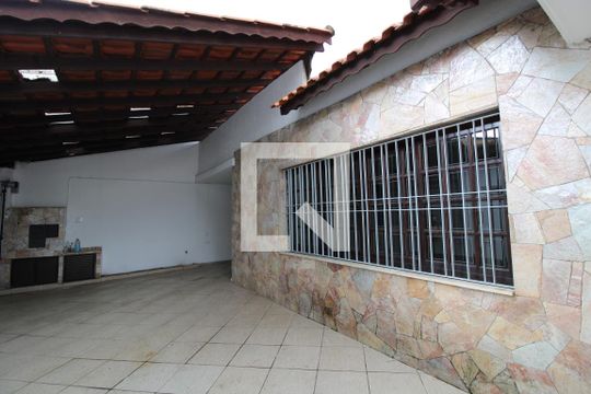 Área Externa de casa à venda com 5 quartos, 300m² em Chácara Santo Antônio (zona Sul), São Paulo
