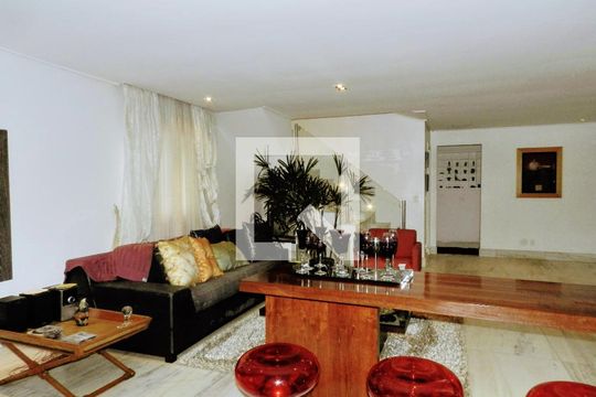 Casa à venda com 4 quartos, 496m² em Santa Lúcia, Belo Horizonte