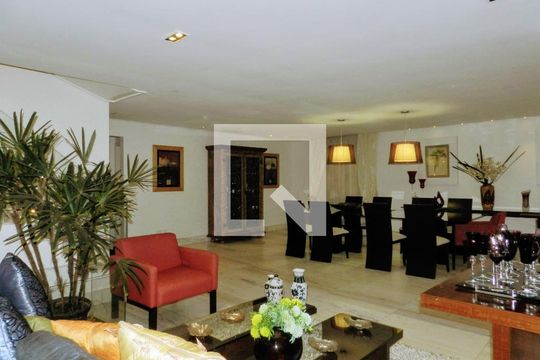 Casa à venda com 4 quartos, 496m² em Santa Lúcia, Belo Horizonte