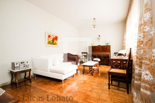 Casa à venda com 4 quartos, 260m² em Vila Paris, Belo Horizonte