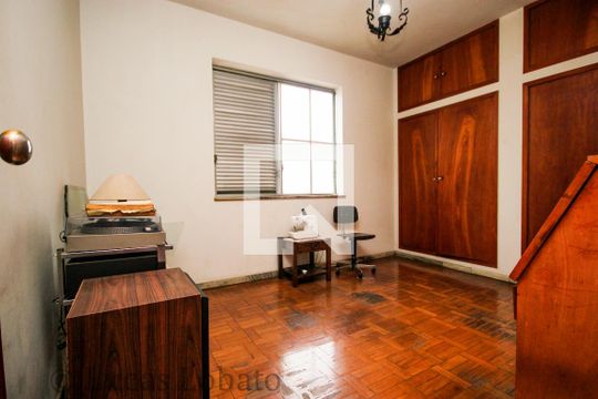 Casa à venda com 4 quartos, 260m² em Vila Paris, Belo Horizonte