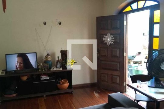 Casa à venda com 4 quartos, 170m² em Horto, Belo Horizonte