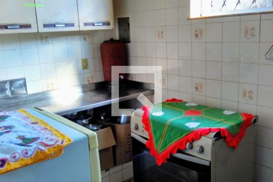 Casa à venda com 3 quartos, 340m² em Carlos Prates, Belo Horizonte