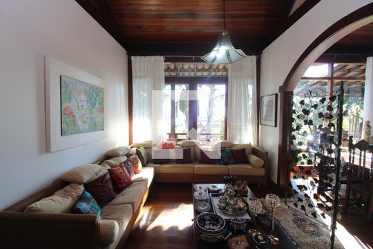 Casa à venda com 6 quartos, 523m² em Belvedere, Belo Horizonte