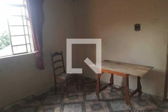Casa à venda com 5 quartos, 240m² em Renascença, Belo Horizonte