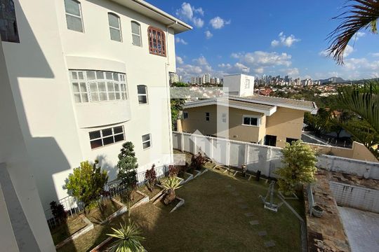 Casa à venda com 4 quartos, 716m² em Belvedere, Belo Horizonte