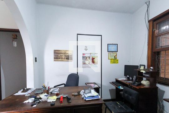 Escritório de casa à venda com 3 quartos, 500m² em Medianeira, Porto Alegre