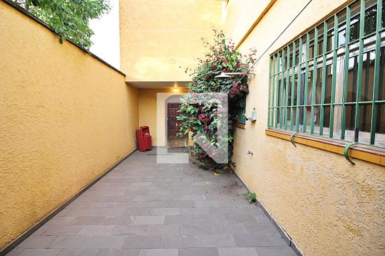 Quintal de casa à venda com 5 quartos, 190m² em Taboão, São Bernardo do Campo