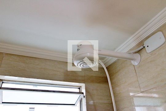 Banheiro de apartamento para alugar com 2 quartos, 46m² em Jardim Paris, São Paulo