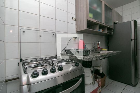 Cozinha de apartamento à venda com 2 quartos, 60m² em Vila Bertioga, São Paulo