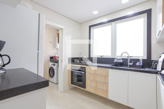 Cozinha de apartamento à venda com 3 quartos, 168m² em Passo D’areia, Porto Alegre