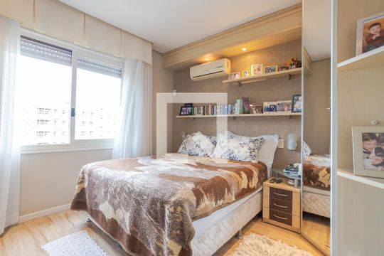Suíte de apartamento à venda com 3 quartos, 168m² em Passo D’areia, Porto Alegre