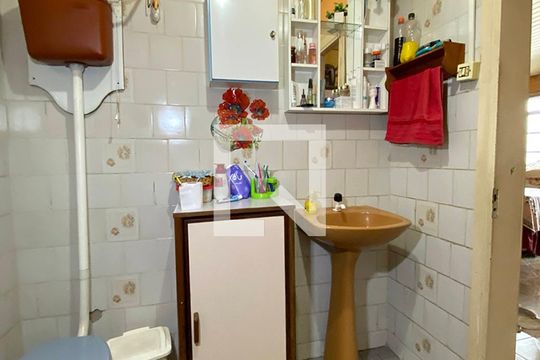 Banheiro de casa à venda com 2 quartos, 60m² em Campina, São Leopoldo