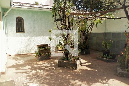 Casa à venda com 5 quartos, 300m² em Anchieta, Belo Horizonte