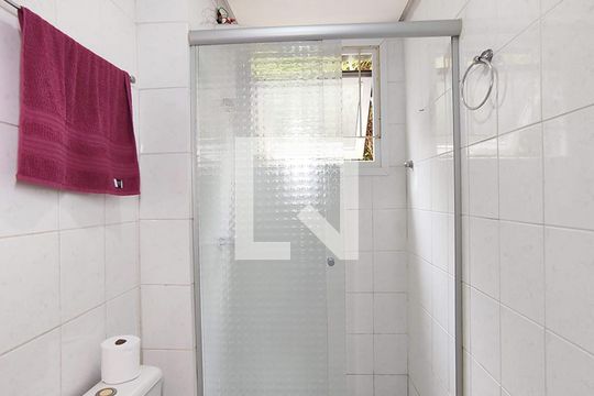 Banheiro de apartamento à venda com 2 quartos, 52m² em Vila Nova, Novo Hamburgo