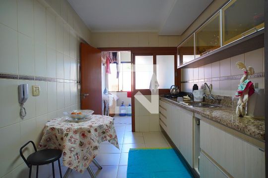 Cozinha de apartamento à venda com 3 quartos, 144m² em Harmonia, Canoas