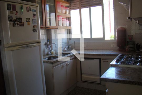 Apartamento à venda com 3 quartos, 108m² em Coração de Jesus, Belo Horizonte
