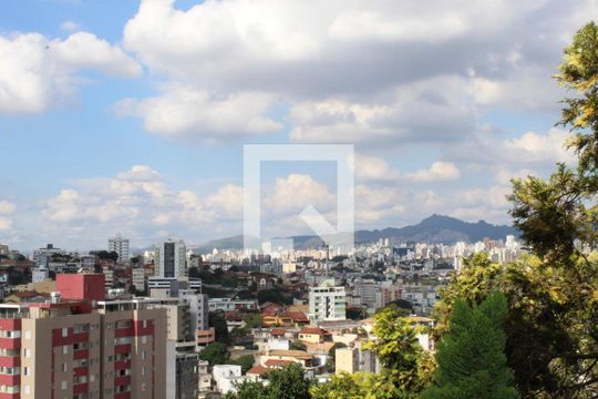 Casa à venda com 4 quartos, 268m² em Minas Brasil, Belo Horizonte