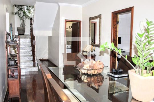 Casa à venda com 4 quartos, 268m² em Minas Brasil, Belo Horizonte