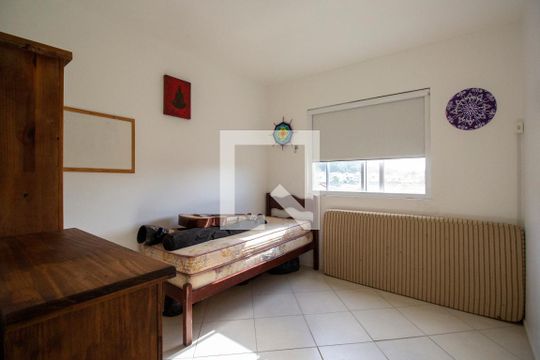 Quarto 01 de apartamento para alugar com 2 quartos, 62m² em Ribeirão da Ilha, Florianópolis
