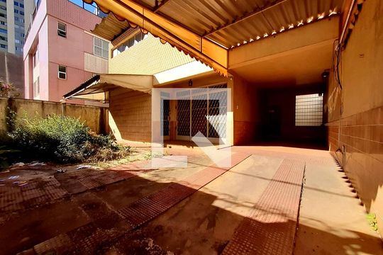 Casa à venda com 3 quartos, 234m² em Coração de Jesus, Belo Horizonte