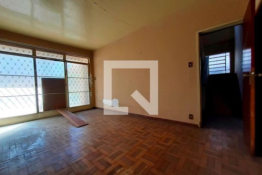Casa à venda com 3 quartos, 234m² em Coração de Jesus, Belo Horizonte
