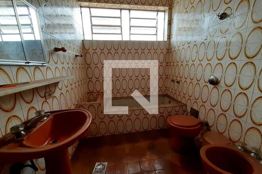 Casa à venda com 3 quartos, 234m² em Coração de Jesus, Belo Horizonte