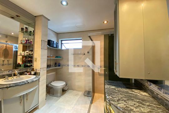 Banheiro da Suíte de apartamento à venda com 6 quartos, 319m² em Rio Branco, Novo Hamburgo