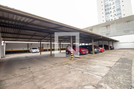 Garagem de apartamento à venda com 1 quarto, 50m² em Santa Cecília, Porto Alegre
