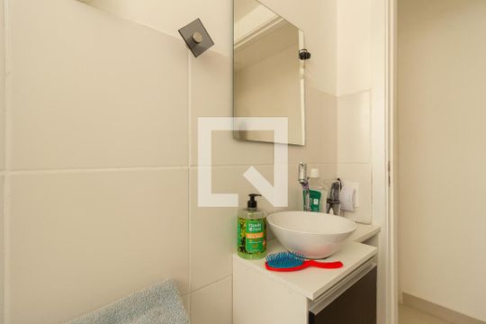 Detalhe do Banheiro de apartamento para alugar com 2 quartos, 42m² em Guaratiba, Rio de Janeiro