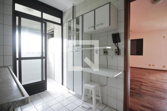 Cozinha de apartamento para alugar com 1 quarto, 70m² em Jardim Ampliação, São Paulo